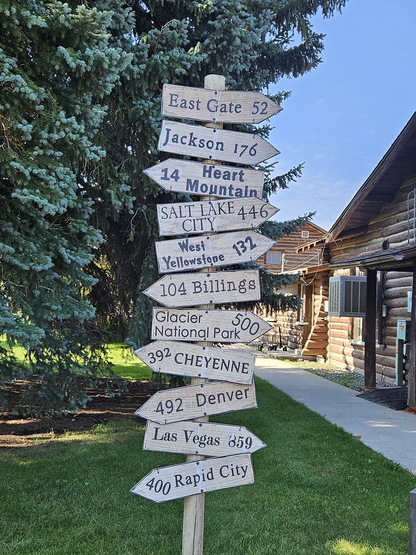 Distances sign at Yellowstone