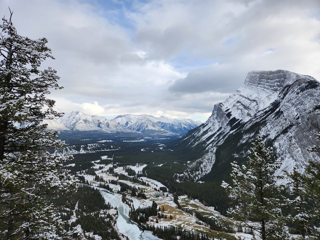 Best Winter Hikes in Banff - Tunnel Mountain