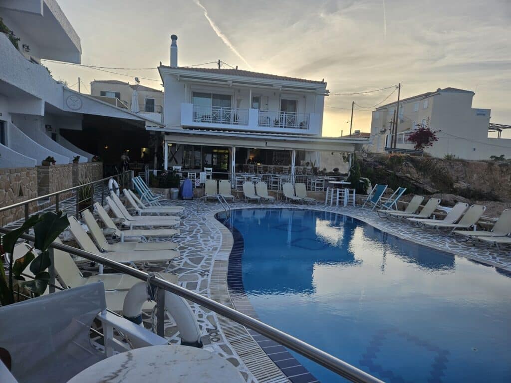 Yacht Club Jamaica Bar Milos