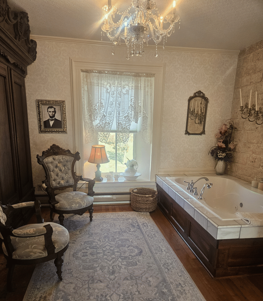 Bathroom Clover Cliff